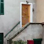 Casa Guzz - The House In The Village شقة نيسّو