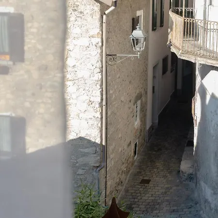 Casa Guzz - The House In The Village