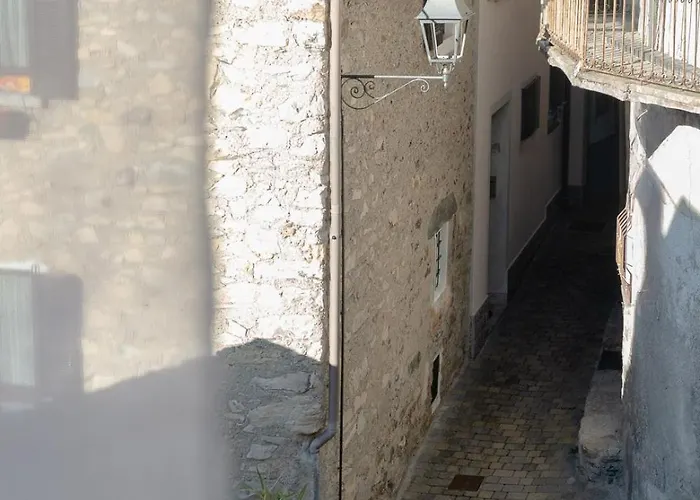 Casa Guzz - The House In The Village